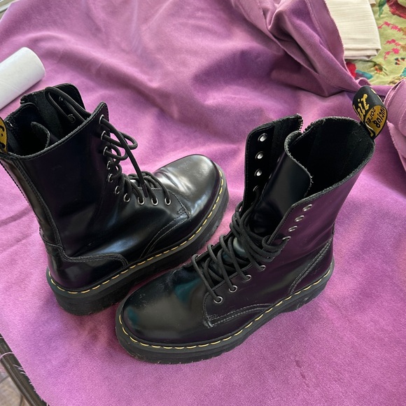Doc Marten Airwave Boots.  Sz 8 - Picture 1 of 3